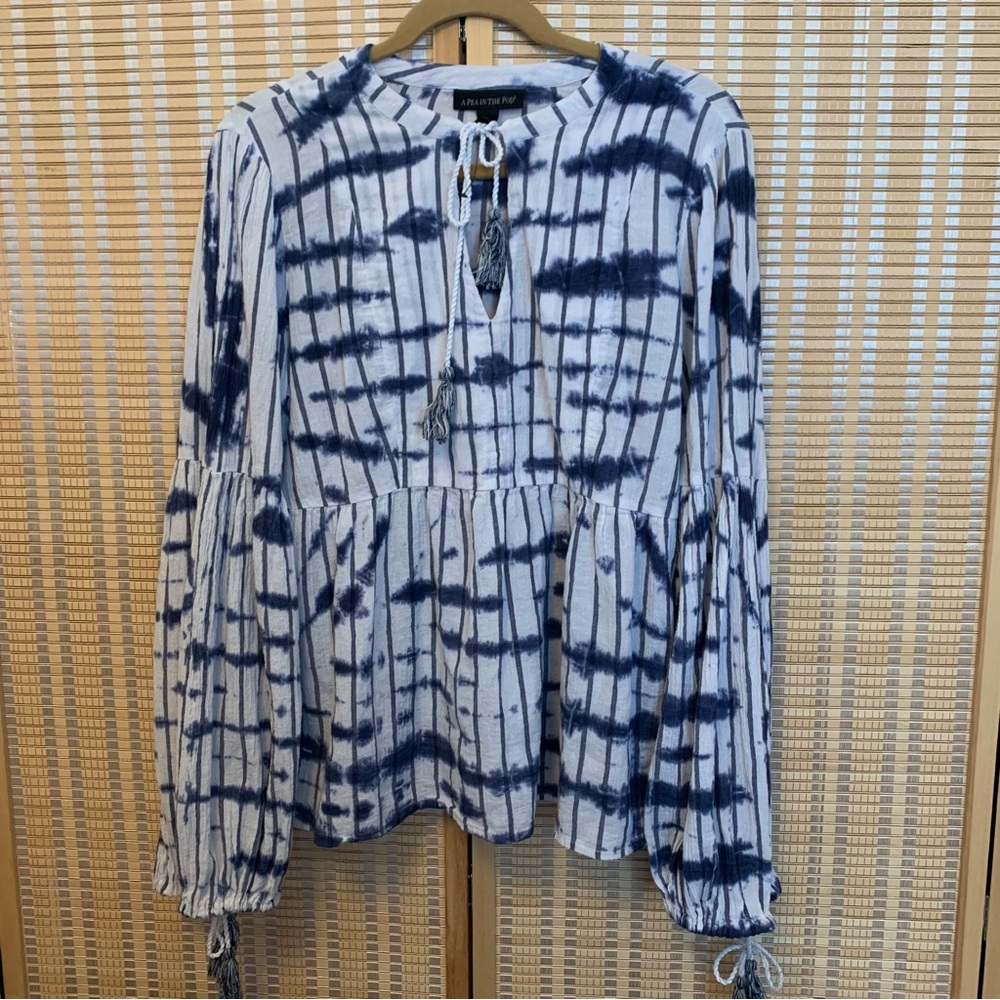 A Pea in the Pod Maternity Blue and White Long Sleeve Blouse Tunic